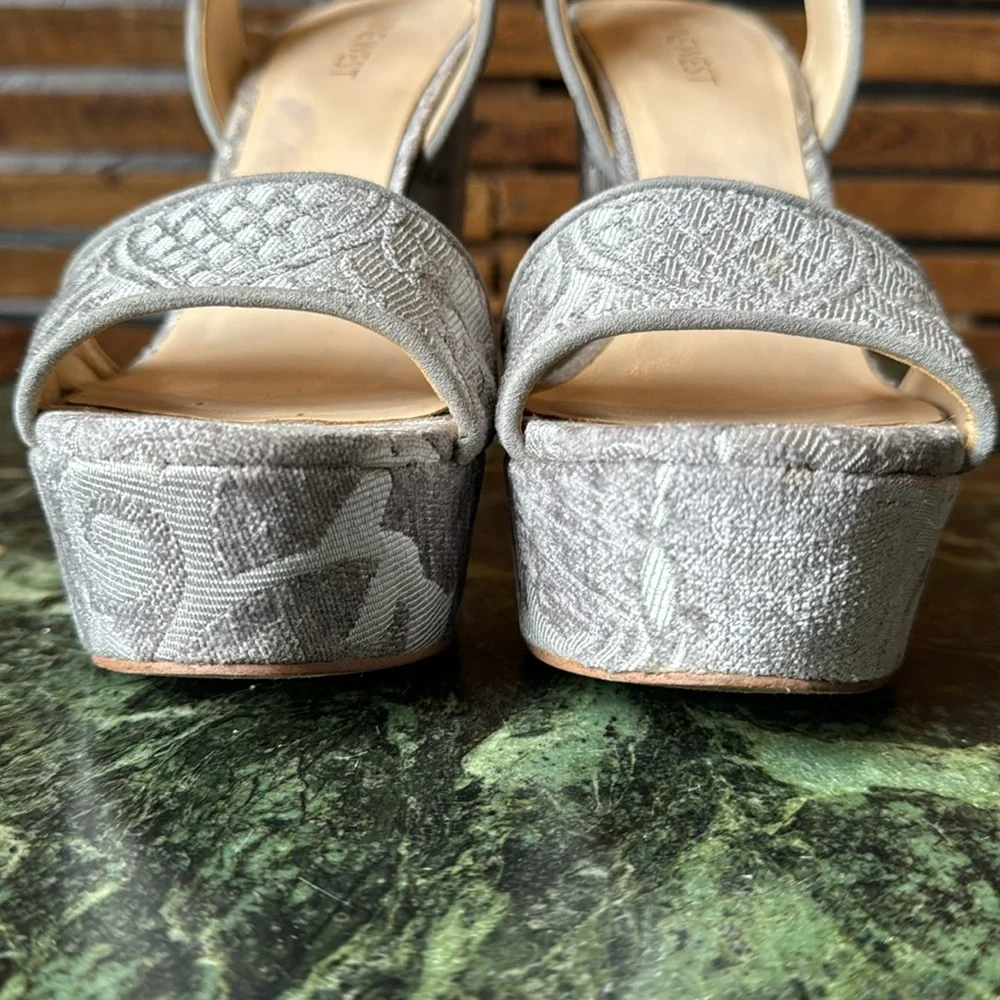 Nine West grey/silver platform tapestry sandals. Comfortable! 8.5 NW7CARNATION - Picture 8 of 10